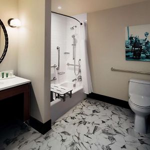 King Room Mobility Access